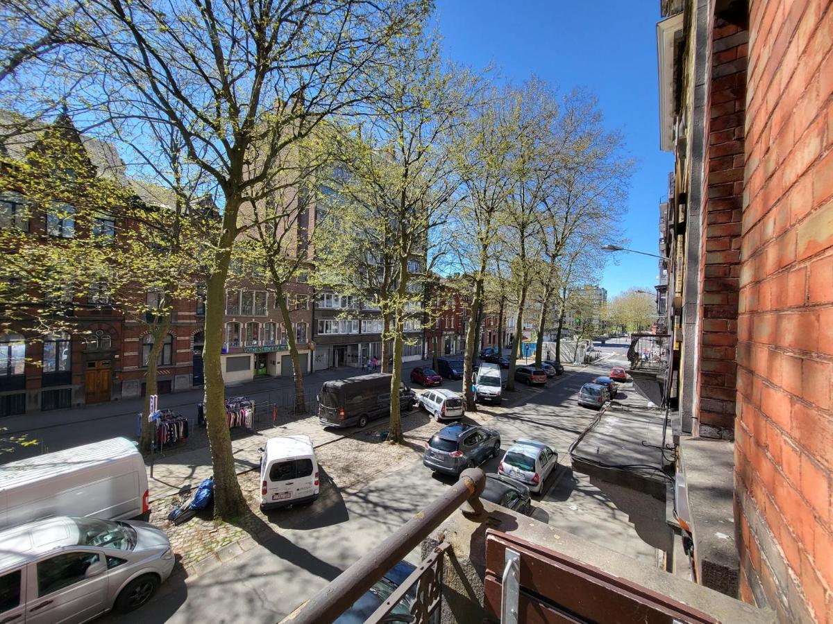 Private Room In Center Of Charleroi Dış mekan fotoğraf